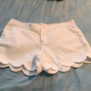 Lilly Pulitzer White shorts Sz 8